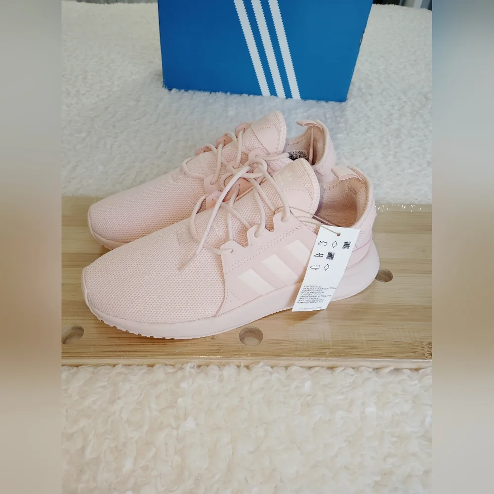 adidas Women’s Light Pink Sneakers